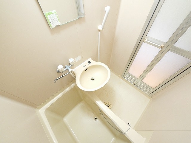 コーポひろおかの浴室