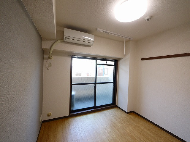 コーポひろおかの洋室