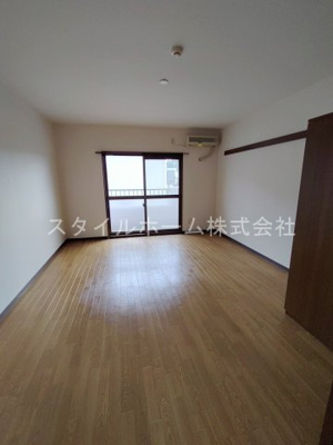 【居間・リビング】 | ベルデパルク | 別部屋写真です。