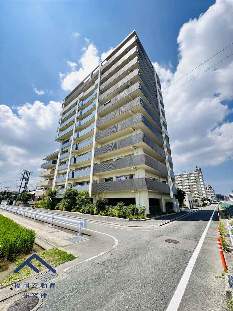 アンピール諸岡Ⅱの外観