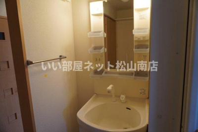 【洗面所】 | バリュアブル　A棟