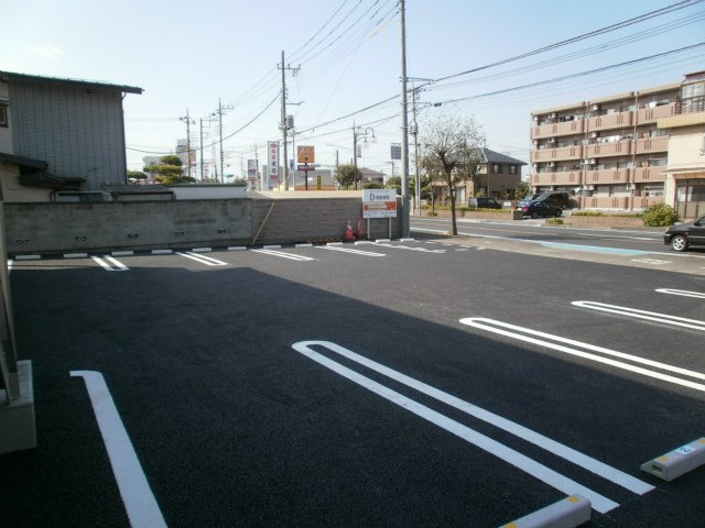 サンマリン　Ｖの駐車場