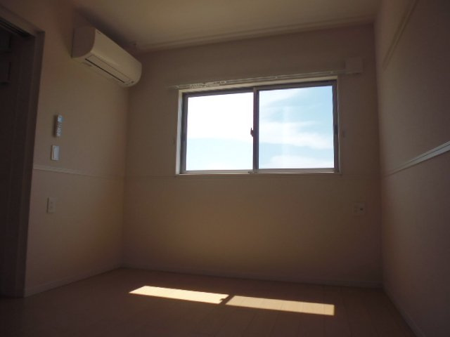 倉敷市福田町古新田のアパートの洋室