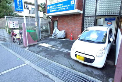 【駐車場】 | シャンブル岡本