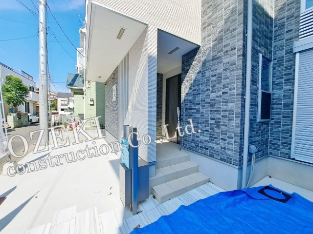 越谷市大沢新築戸建て　更なる美しい空間へ-QUAD V-のエントランス