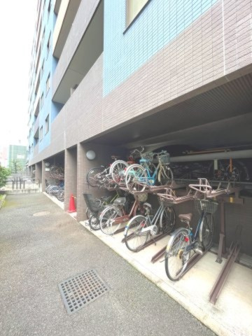 【駐輪場】 | ルピナス国立ステーションスクエア | 【 others 】
駐輪場は通りに面しているため、とても停めやすくなっています。