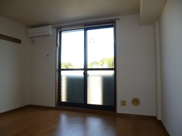 天神ヒルズＢの居間・リビング|洋室