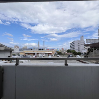 【展望】 | 前面はさえぎる高層ビルもなく、美しい青空の眺望が広がります