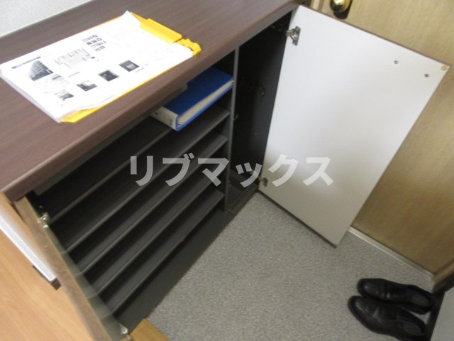 【玄関】メゾン・デュ・オーラ山下町