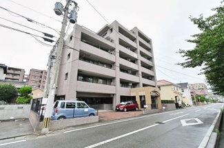 【外観】 | JR、西鉄それぞれ徒歩10分以内でアクセスできます。春日市内でも特に便利なエリアに位置しており、生活利便施設が充実しています