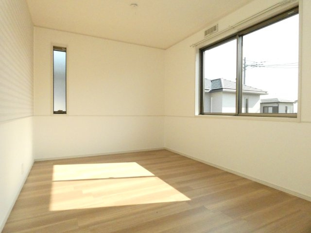 コンフォート日輪寺の洋室