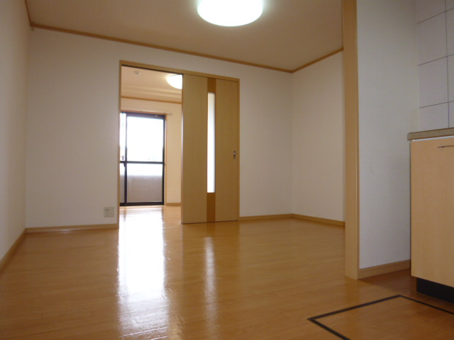 グランドハイム福田の居間・リビング