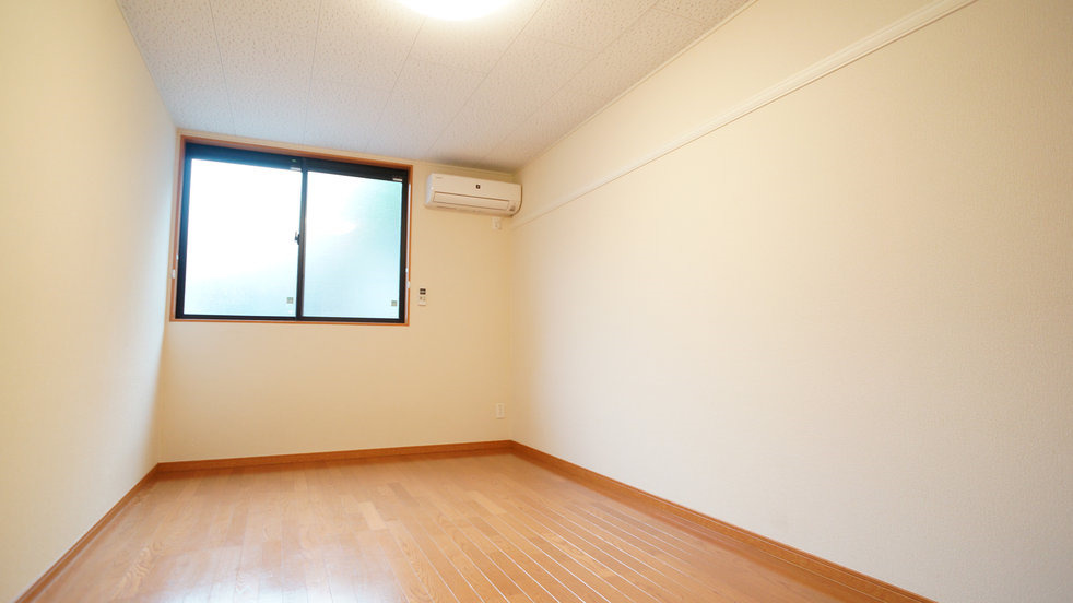 レオパレスプリムローズの居間・リビング