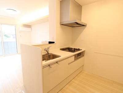 【キッチン】 | ラニーラグーンEXE | ラニーラグーンEXE　システムキッチン3口コンログリル付きでお料理の幅が広がります☆