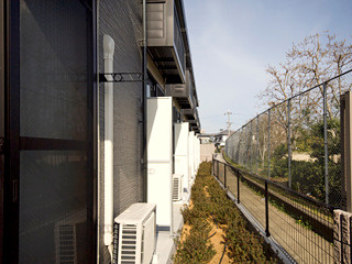 レオパレスレインボー松ヶ丘のバルコニー