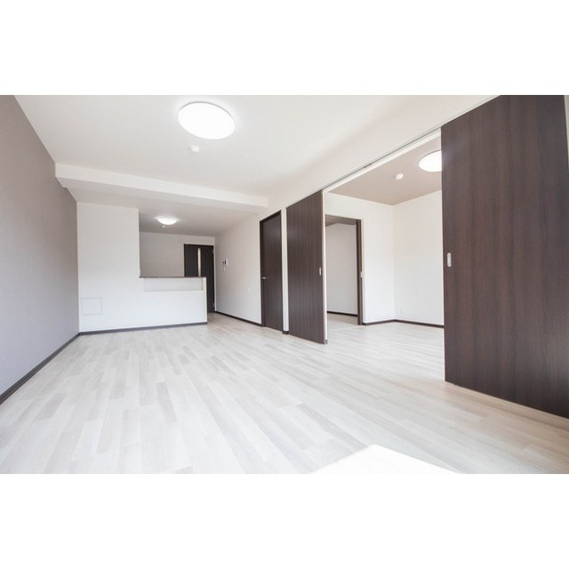 プレステージ坂本の居間・リビング