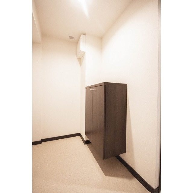 プレステージ坂本の玄関