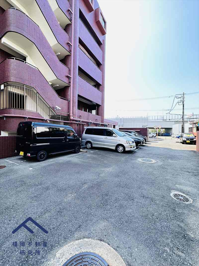 ライオンズマンション井尻南の駐車場