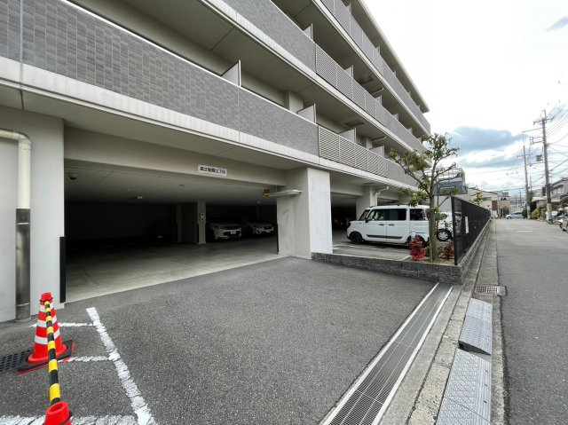 ライトステージ　モータープール