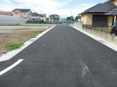 伊勢崎市赤堀今井町2丁目売地の前面道路含む現地写真|幅員6ｍ