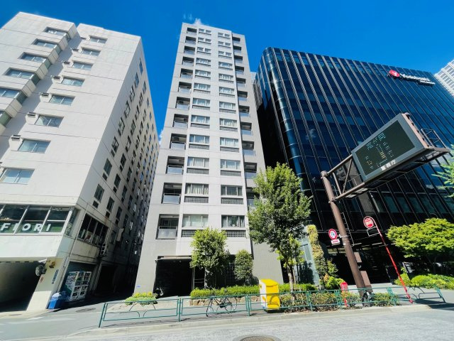 セレビア新宿御苑前の外観