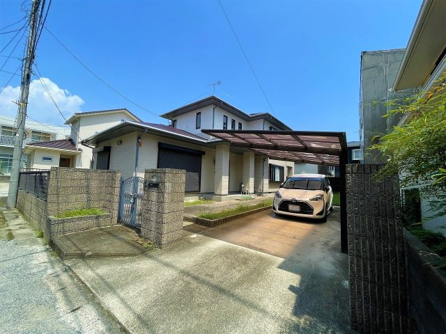 【外観】 | ○●小田原市酒匂1丁目 中古戸建●○ | 【外観】敷地約77坪。広々としたお庭、駐車スペースもゆとりがあります。