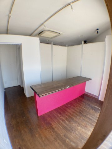 雁宿町店舗の内装