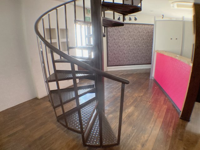 雁宿町店舗の内装