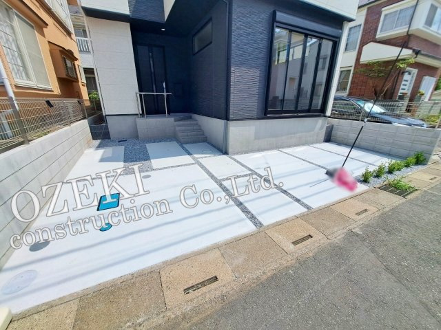 越谷市下間久里新築戸建て　個性が光る、世界に1棟だけの分譲住宅-KEIAI Style-の駐車場