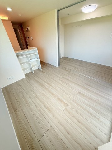 アイリスガーデンの居間・リビング