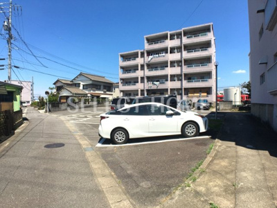 【駐車場】 | マンション鈴木(A棟) | 駐車スペースもあります
