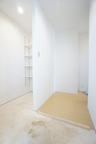 【玄関】 | アローズ星久喜 | ※同物件、同タイプ、2Fのお部屋です