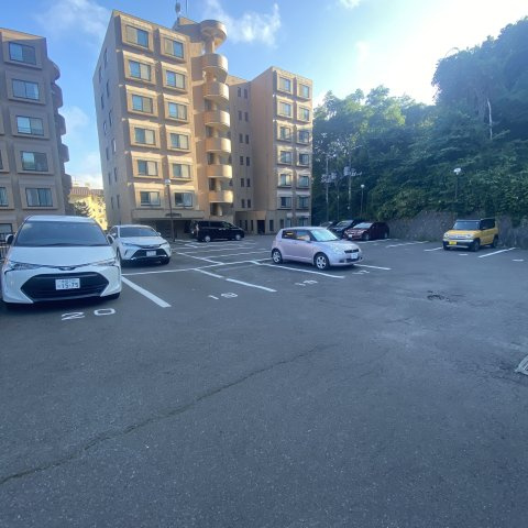 ハイライフ室蘭の駐車場