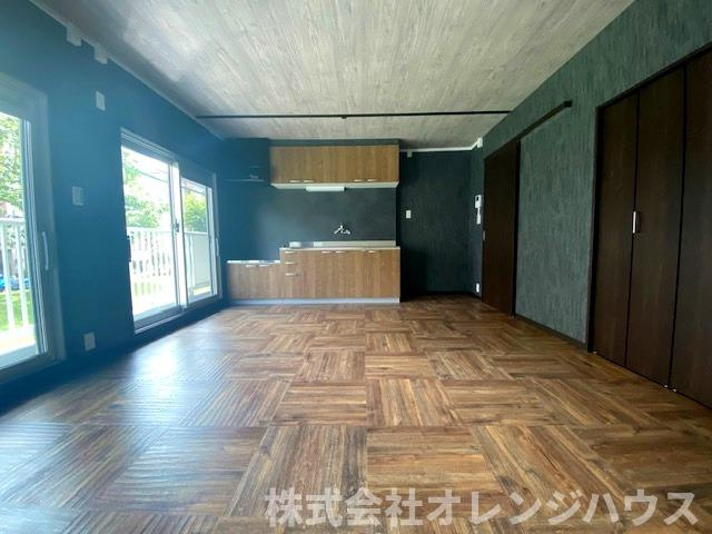 【居間・リビング】 | 東高森台団地　3号棟 | 空気感という居心地の良いＢＧＭは、暮らしのステージを彩り、心からのやすらぎと満足感を与えてくれます。