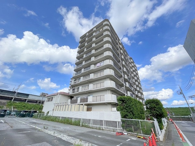 三郷スカイマンションの外観|内装リノベーション完了済み！内覧可能です！！