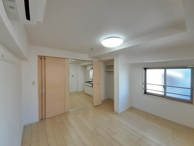 エスポワール仁の洋室