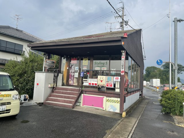 ６１５２２　各務原市鵜沼羽場町四丁目事務所の外観