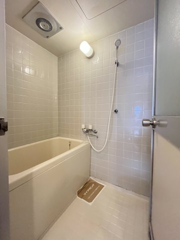 フジパレス新開の浴室