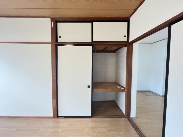 フジパレス新開の収納