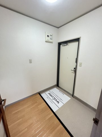 フジパレス新開の玄関