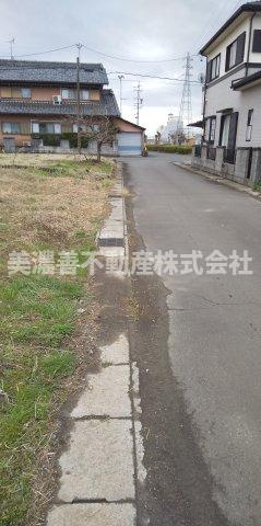 ５８４６８　本巣市長屋土地の前面道路含む現地写真