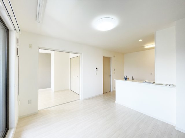 レークサイドⅠ番館の居間・リビング
