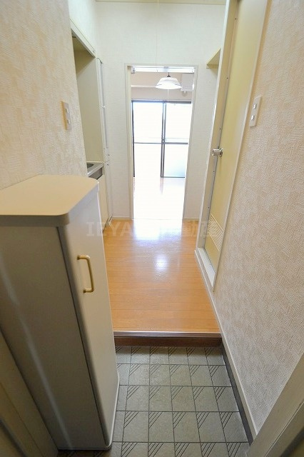 広島市西区天満町の賃貸マンションの玄関