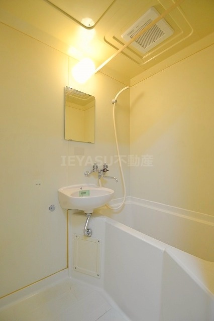 広島市西区天満町の賃貸マンションの浴室