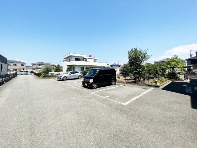 エクセルコート南島田の駐車場