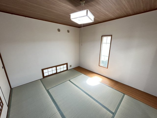 桜井市芝戸建の和室|フローリングだけでなく、和室もあります