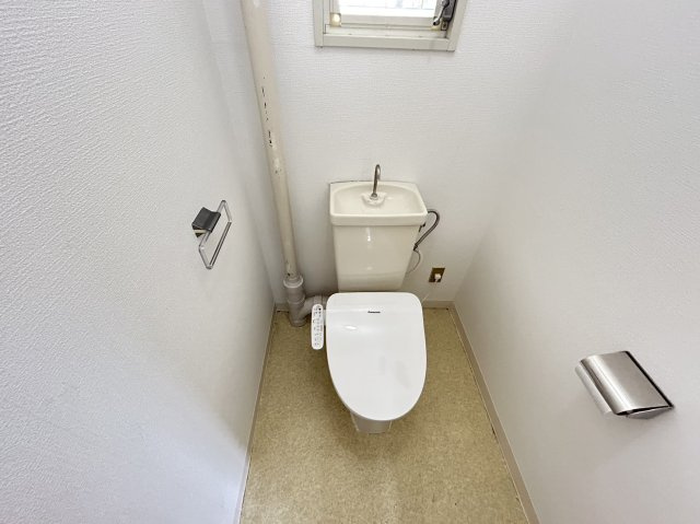 桜井市芝戸建のトイレ|清潔感のあるトイレです