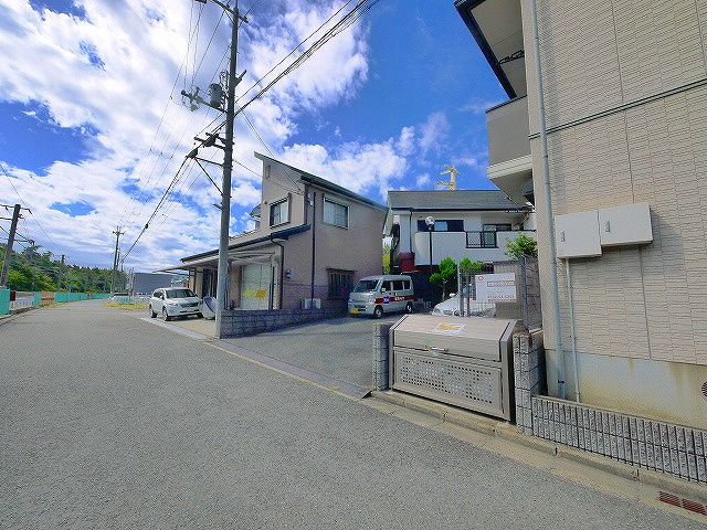プリシェール佐保台Ⅰの駐車場