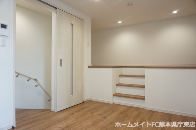 熊本市南区田迎１丁目のアパートの居間・リビング