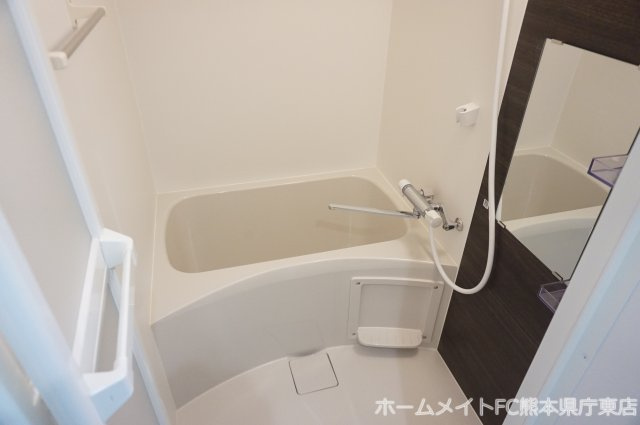 熊本市南区田迎１丁目のアパートの浴室